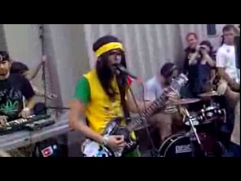 Видео: Noize MC - Из Окна (Арбат @ 28.06.2011)