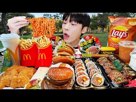 Видео: АСМР МУКБАНГ | Огненная лапша и Cheetos, жареная курица, гамбургер, сырная палочка, McDonald's