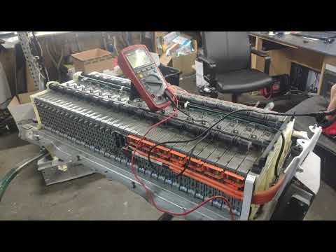 Видео: Ремонт ВВБ Тойота Камри Гибрид Toyota camry P0A80 How to Fix a Hybrid Battery