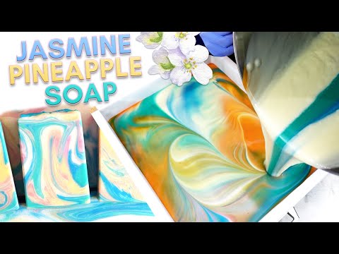 Видео: Вихрь в кастрюле | Мыловарение с жасмином и ананасом | MO River Soap
