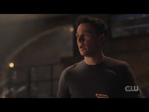 Видео: Зачарованные 3 сезон 15 серия Гарри спасает Мэйси от злой Мэйси из будущего