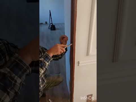 Видео: Есікке тұтқа салу.Есікке өз қолыңмен тұтқа салу.Замок салу.