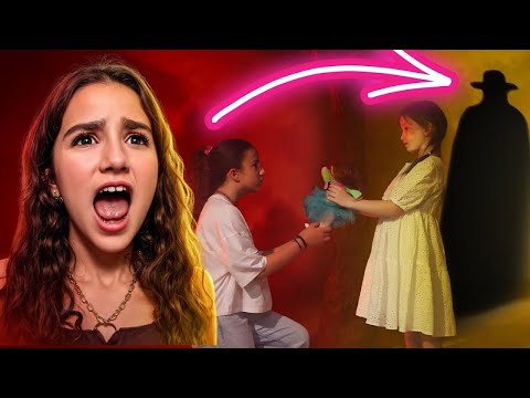 Видео: Amina ПОД ХИПНОЗОМ! 😱 ПРИПРЕМЕ ЗА НОЋ ВЕШТИЦА У ШКОЛИ! 🎃 KiKiDo Campus Serbian