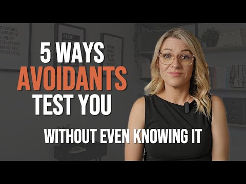 Видео: 5 способов, которыми избегающие люди проверяют вас (и что это на самом деле означает!) | Избегающ...