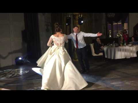 Видео: Зажигательный танец папы с невестой