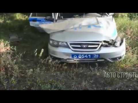 Видео: Красиво ушел от ДПС, и разбил две патрульные машины.