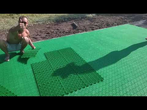Видео: укладка пластиковой плитки- покрытие спортивной площадки
