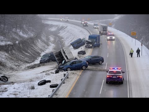Видео: Смертельно опасные ледяные дороги — невероятные аварии в самый разгар мороза!