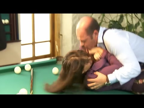 Видео: ФИЛЬМ! ИЗ-ЗА ЕЁ КРАСОТЫ ВСЕ ЕЁ НАЧАЛЬНИКИ РАСПУСКАЮТ РУКИ! Прилетит вдруг волшебник! Русский фильм