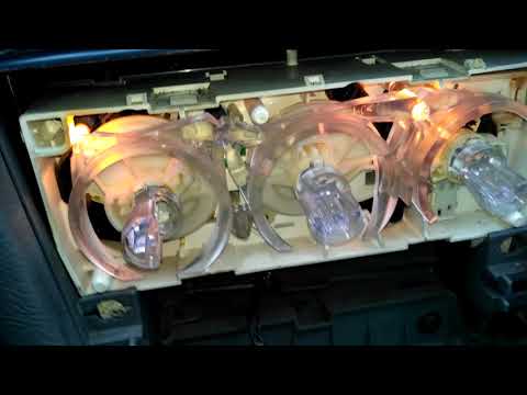 Видео: Laguna 2 снятие крутилок управления печкой!