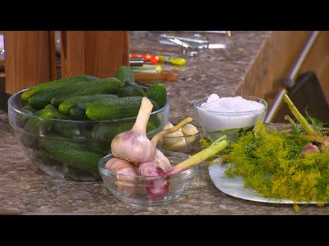 Видео: Квашеные огурцы. Огурцы, маринованные с чесноком и укропом. Кисло-сладкие маринованные огурцы