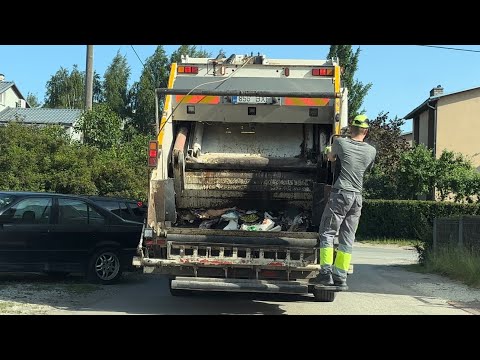 Видео: Garbage Trucks In Estonia/ Мусоровозы в Эстонии