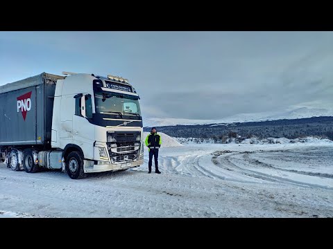 Видео: Подготовка прицепа к загрузке. Движуйщийся пол.