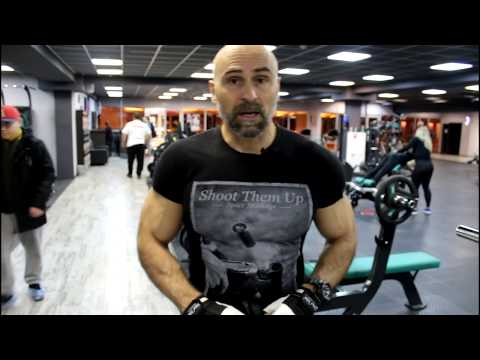 Видео: ИДЕАЛЬНАЯ ТЕХНИКА ВЫПАДОВ С ГАНТЕЛЯМИ.