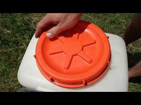 Видео: Підкормка трави мотооприскувачем