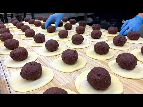 Видео: Полный каштанов и сладкой красной фасоли! гигантский сладкий хлеб из красной фасоли