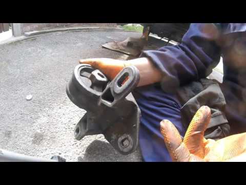 Видео: Почему передняя подушка двигателя рвется Chrysler Dodge