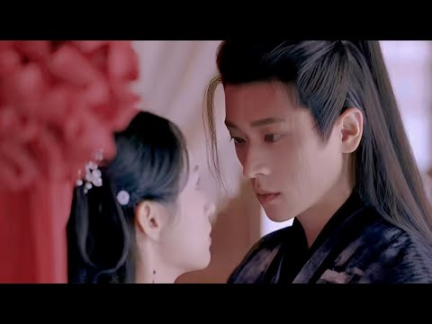 Видео: Хэ Янь раскрыла, что она девушка, поразив лагерь. Сяо Цзю случайно вошёл в баню и покраснел!