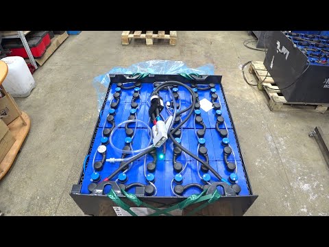 Видео: КЛИЕНТАМ №2: "Входной контроль" и "Ввод в эксплуатацию" новой Тяговой АКБ. ПРАВИЛЬНЫЙ долив воды.