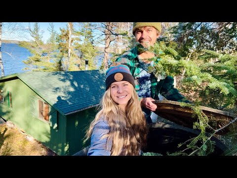Видео: Подготовка к зиме автономного канадского домика!