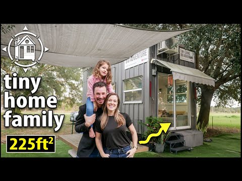 Видео: Семья Tiny House построила дом площадью 225 кв. футов, чтобы путешествовать по миру