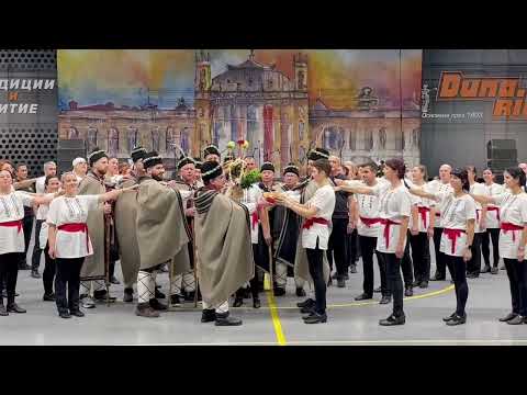 Видео: Коледно надиграване 2024