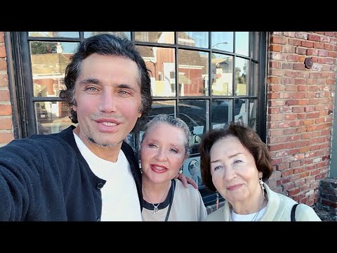 Видео: Я и двi вiдьми 😂 