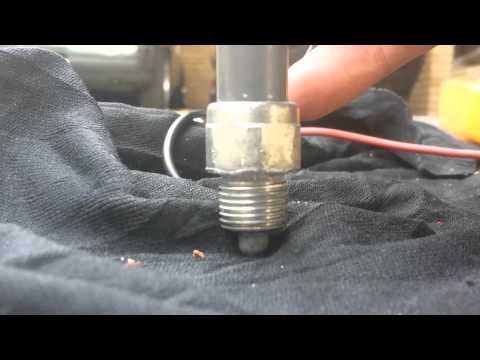 Видео: Замена датчика раздаточной коробки Nissan Navara D40