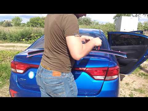 Видео: Липспойлер на KIA RIO. Как приклеить спойлер ровно)