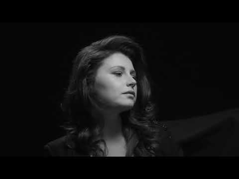 Видео: Таисия Павенская - Свеча | Стихи Галины Заренковой