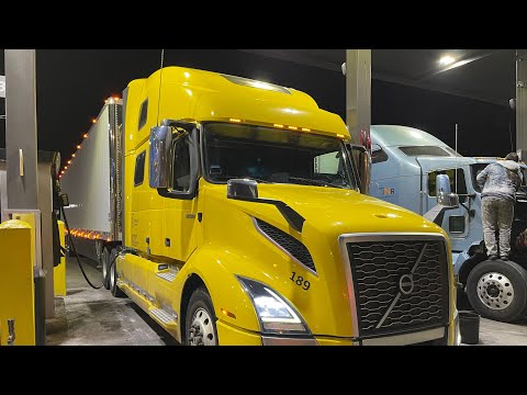 Видео: Забрал новый прицеп. Ударил трак.