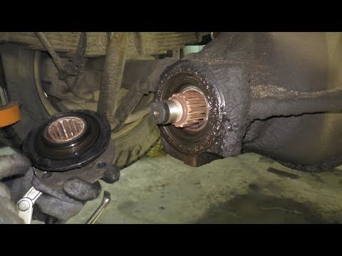 Видео: #49 Замена сальника хвостовика моста на Iveco Dayli (Ивеко Дейли) в Мытищах (Московская область)