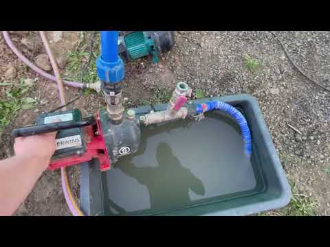 Видео: Абиссинская скважина: пластик или металл? Поспешишь - сам виноват