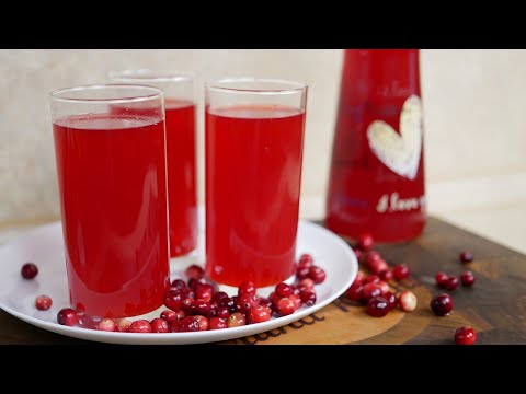 Видео: Как вскипятить воду и сварить в ней морс. Клюквенный морс, цыганка готовит.