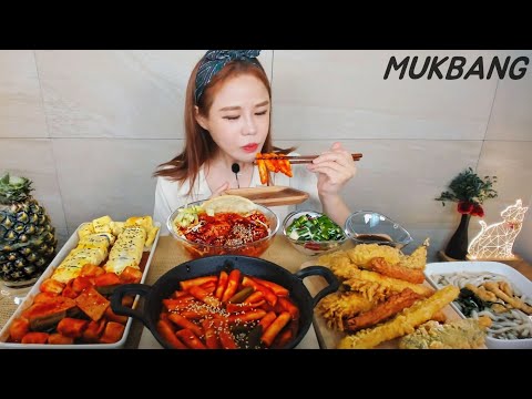 Видео: Субтитры) Korean street food. Spicy tteokbokki. Spicy noodles. Fried food. REAL SOUND. ASMR. MUKBANG