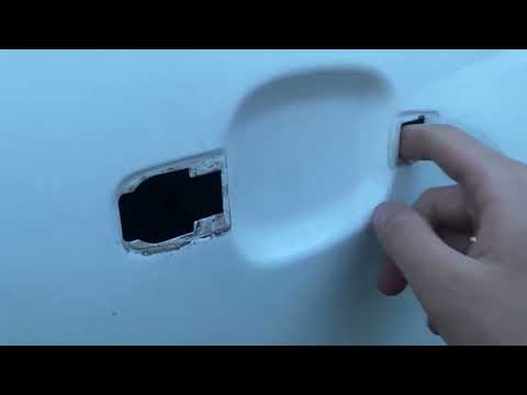 Видео: Ремонт ручки двери Audi A4 b8,A5,Q5 заедает ручка, как разобрать обшивку двери