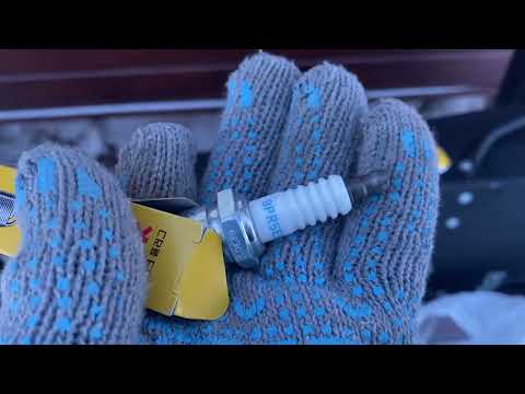 Видео: Снегоход Бурлак СД (Буран). Сломал лыжу. Друг пытает технику. Оплавилась проводка. Купил новые свечи