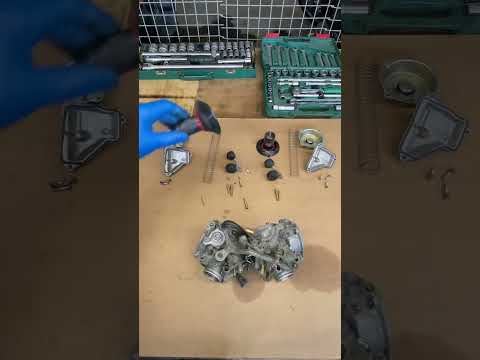 Видео: Ремонт карбюраторов Honda magna 250
