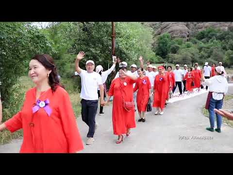 Видео: 30 жылдык жолугшуу 2024. 1977 лер Товар Сай айылы.