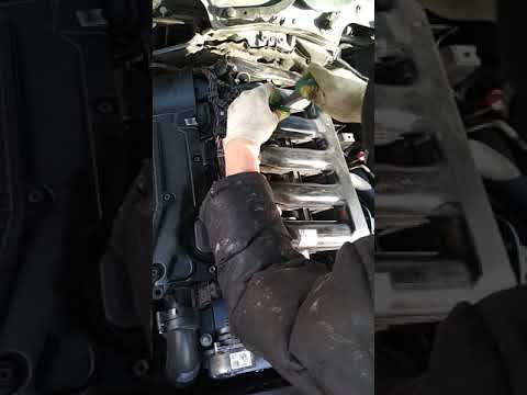 Видео: #m57 bmw E60(61) m57 Замена свечи накаливания(снятие впускного коллектора)(иногда с 16+)
