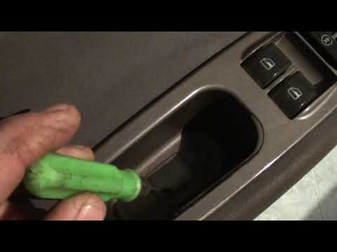 Видео: Замена внутренней ручки водительской двери Вортекс Тинго(Vortex Tingo) Чери Тигго(Chery Tiggo).