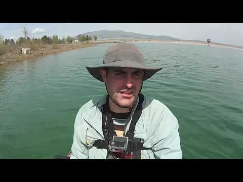 Видео: Риболов на кльонк през пролетта от проходилка.