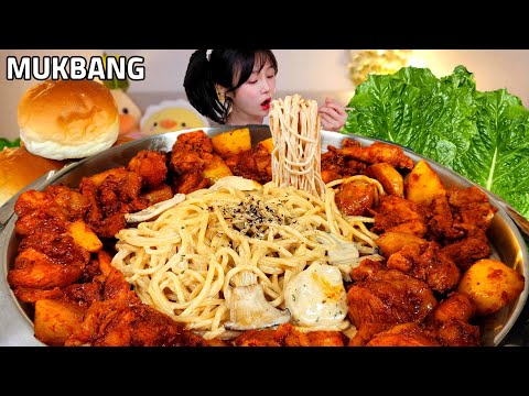 Видео: ASMR🤤 Острое и сливочное! Корейский дакгальби с пастой и хлебом🧡