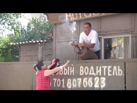 Видео: Оборона дома в центре Астаны / Kazakh Man Facing Eviction Threatens To Blow Up Home