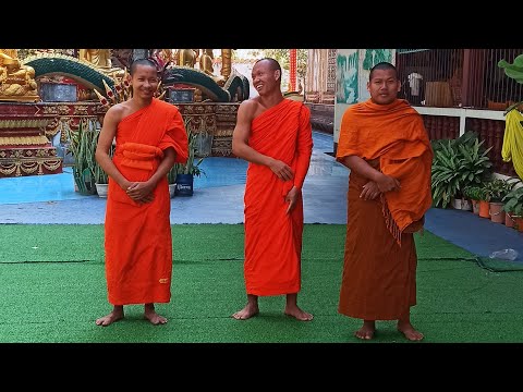 Видео: Лаос, столица Вьентьян. Вьентьян - город контрастов. Лаос зажат между Тайландом и Вьетнамом.