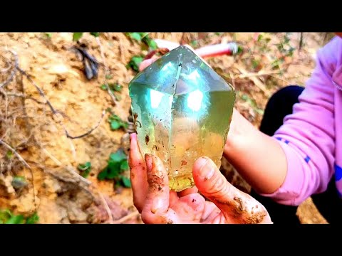 Видео: Так повезло! Процесс добычи идеального голубого алмаза.