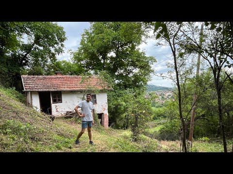 Видео: Мимо Гарсия Ви представя двора и къщичката от детството му в Земен