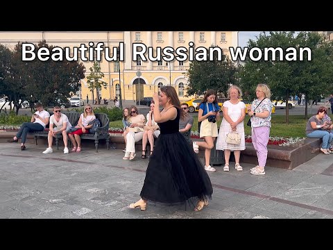 Видео: 🇷🇺 LUXURIOUS DRESSES OF LADIES at the BOLSHOI THEATER in MOSCOW 🔥👍Санкции повлияли на наряды дам