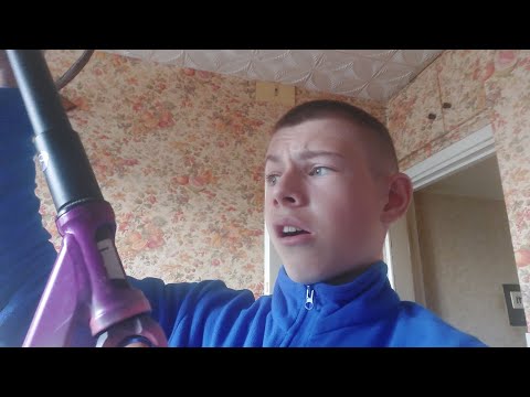 Видео: ЧТО ДЕЛАТЬ ЕСЛИ НЕ КРУТИТСЯ РУЛЬ НА ТРЮКОВОМ САМОКАТЕ?||РЕШЕНИЕ ПРОБЛЕМЫ!!!