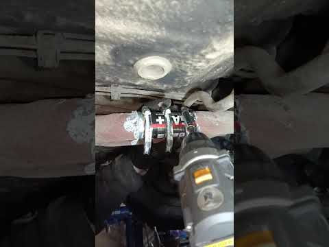 Видео: ремонт по дешману #жестьавтосервис #жестьнасто